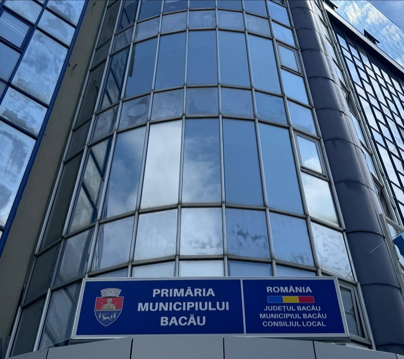 Primaria Bacău trece prin filtre OUG 7/2026: Lucian Stanciu Viziteu propune radierea a 40% din posturi, fără concedieri în rândul angajaților actuali