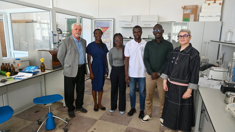Ce-i aduce pe tinerii savanți din Africa la Universitatea din Bacău? Secretul din spatele unui program de succes