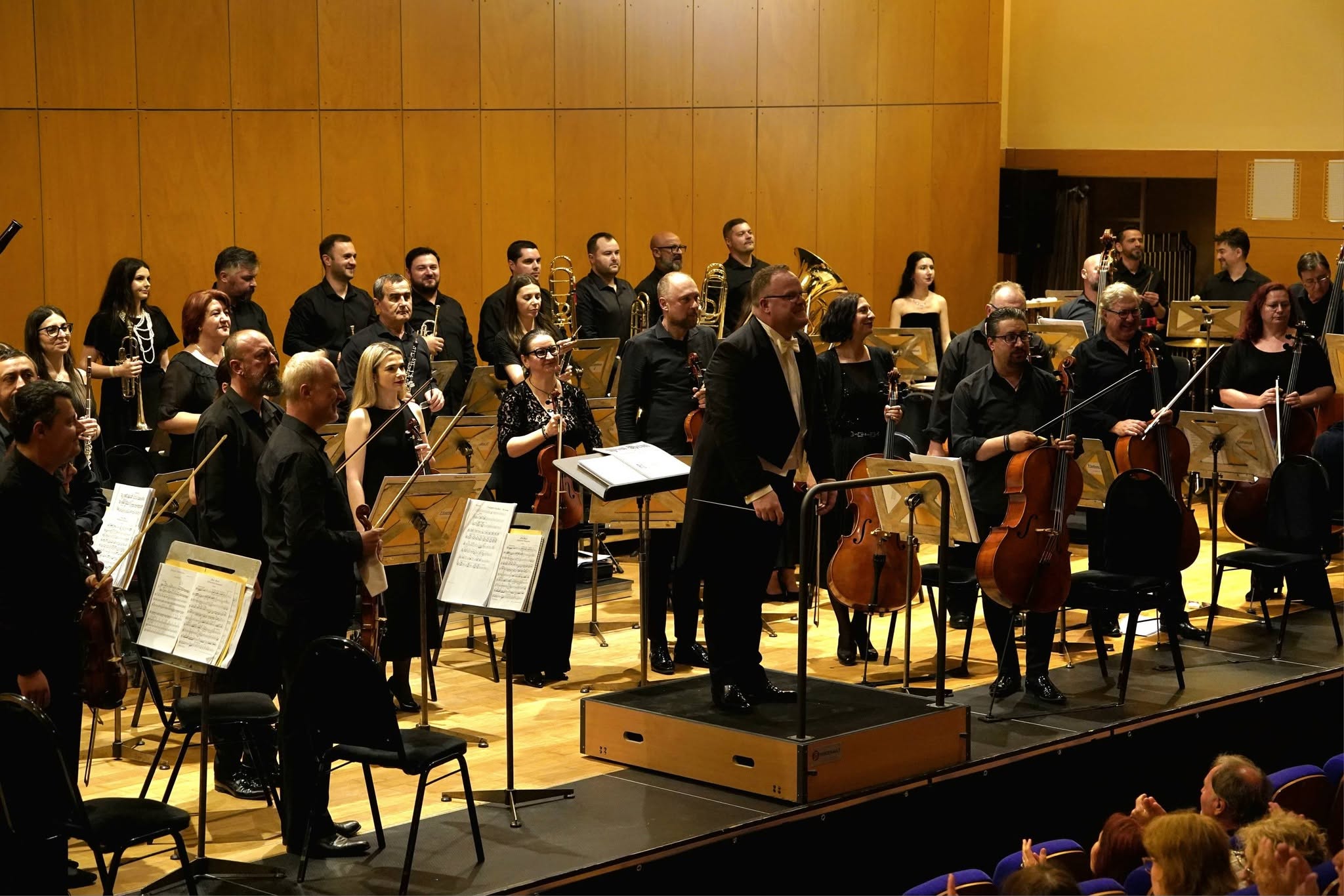 Filarmonica Mihail Jora și Teatrul Municipal Bacovia primesc bani de la Guvern