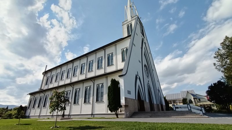 Sunetul de legendă al viorii Stradivarius răsună, mâine, în Biserica Romano-Catolică din Nicolae Bălcescu