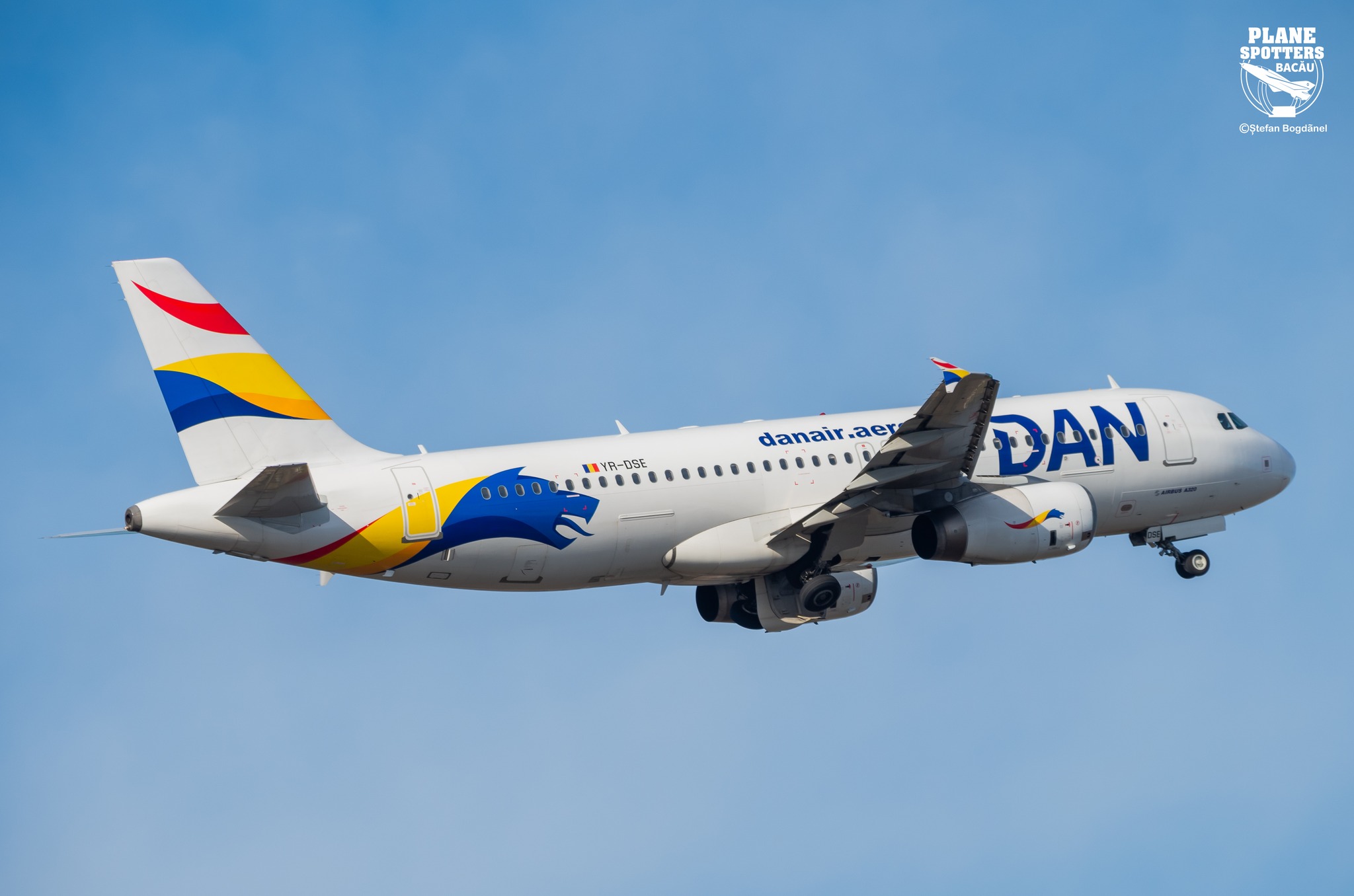 Vacanțe date peste cap: Zborurile Dan Air, marea bătaie de cap a pasagerilor blocați la Bruxelles și Londra