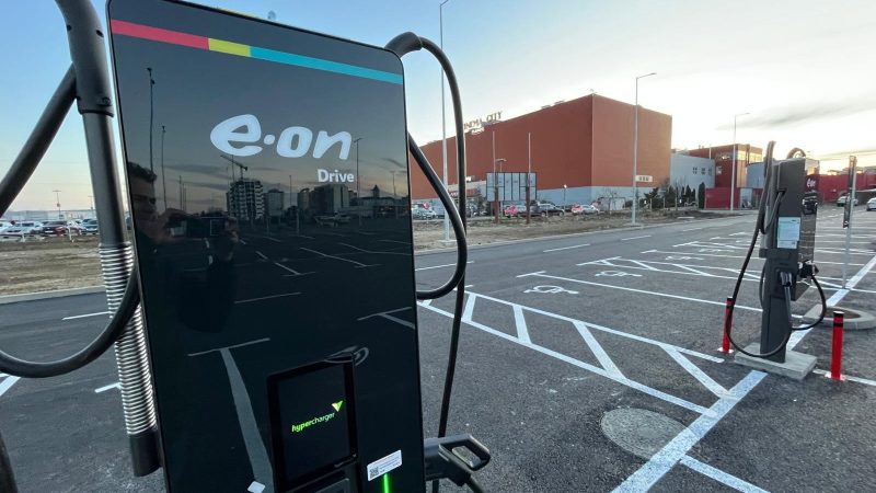 Ghid util pentru șoferii EV: Unde îți încarci mașina electrică în Bacău? Harta stațiilor active