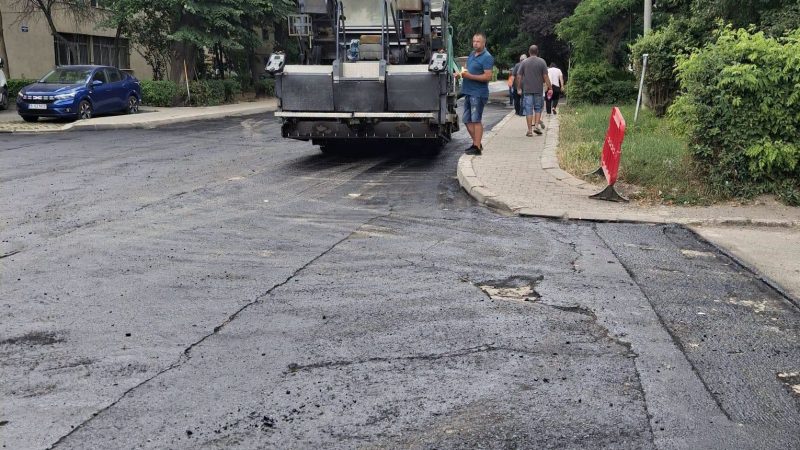 Restricții și lucrări de modernizare în trafic: A început asfaltarea străzii Aviatori. Ce zona urmează