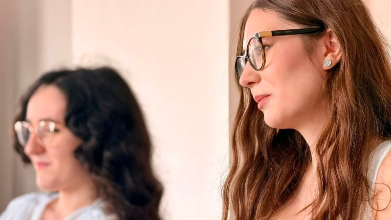 Două medii de 10, două drumuri spre succes: Povestea șefelor de promovare care pun Bacăul pe harta excelenței