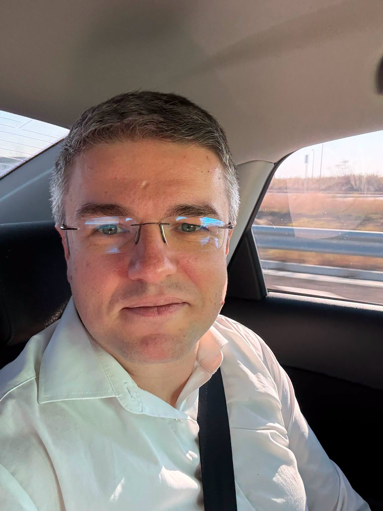 Dialog deschis despre economie și perspective locale: Ministrul Irineu Darău vine la Bacău