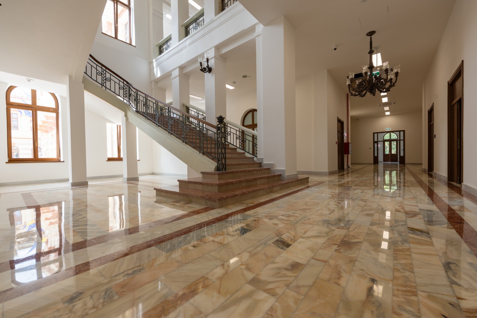 POZA ZILEI – Arhitectură și timp (Palatul administrativ)