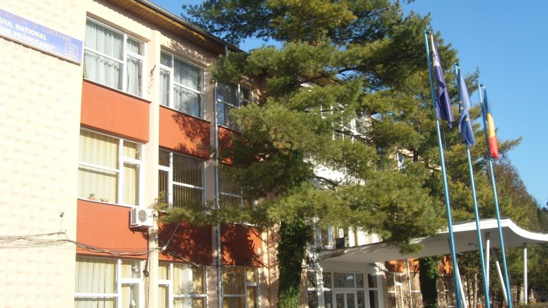 Bacăul educațional cu două viteze: Vrănceanu, Cantemir si Ferdinand ating perfecțiunea, în timp ce liceele tehnologice rămân la linia de plutire.