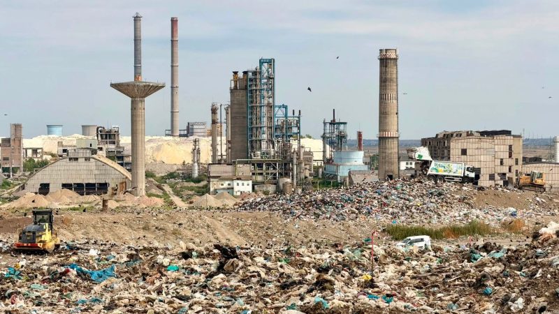 Ecologizarea Celulei 1 de la depozitul de deșeuri din Bacău a început. Viziteu: „Protejăm apa, solul și aerul”