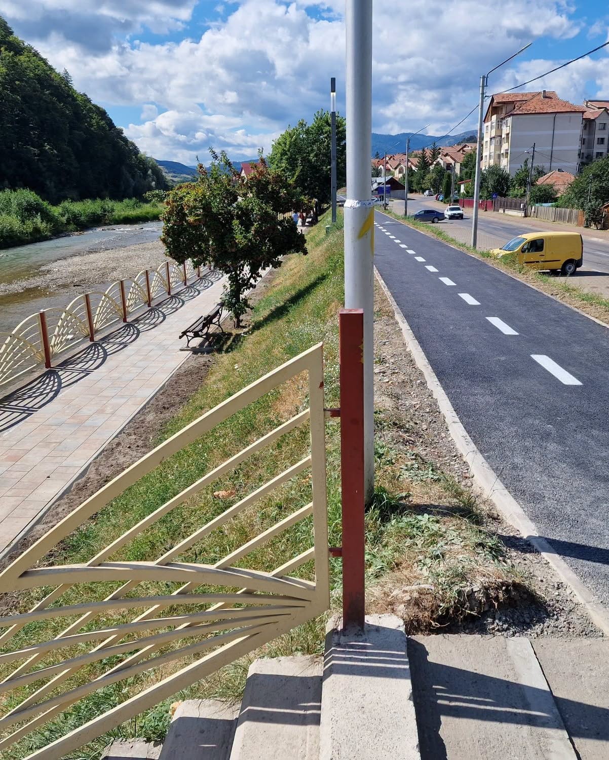 Comănești pedalează spre un oraș mai verde. Noile piste de biciclete intră în circuit