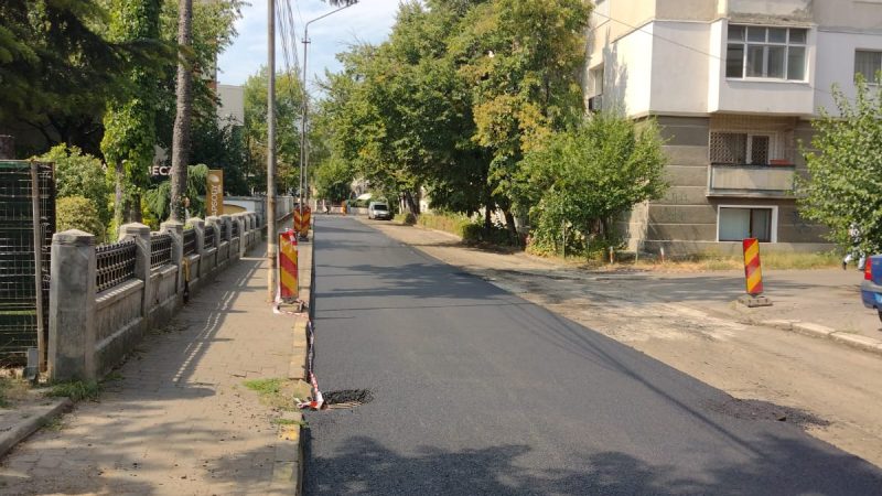 POZA ZILEI – strada Vasile Alecsandri (pe varianta sa scurtă, str Războieni și str Mărășești), este, după al doilea razboi mondial, asfaltată…