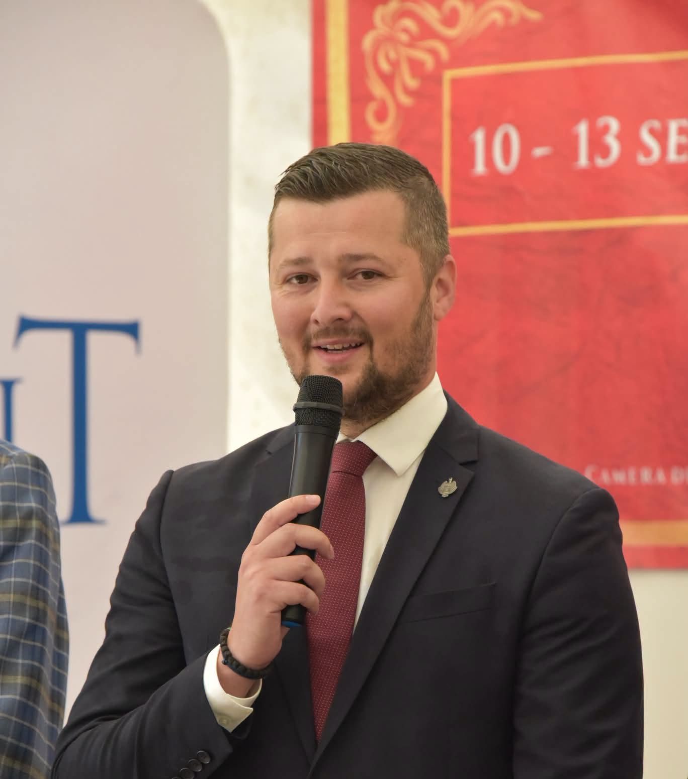 Paul Claudiu Cotîrleț readuce la lumină poveștile oamenilor de la Bellu Militar
