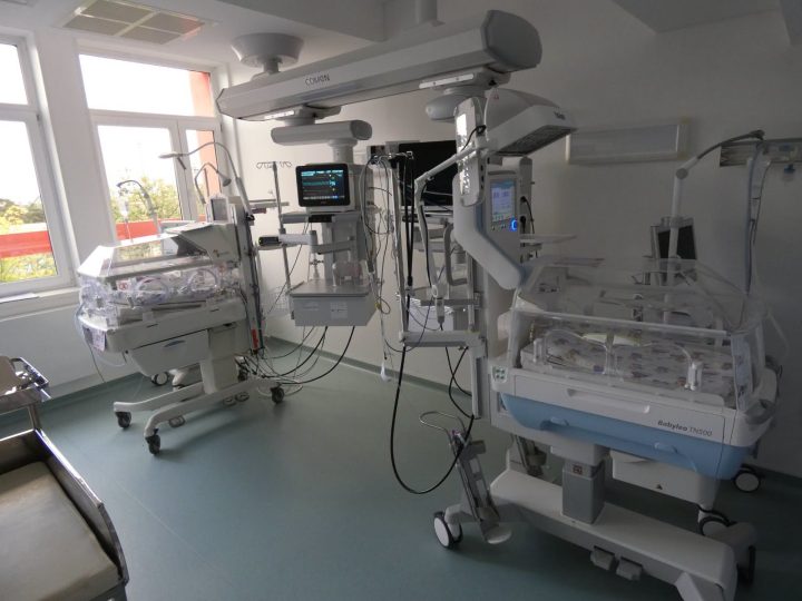 Maternitatea Bacău rămâne în elita maternităților de grad III din țară. Evaluatorii au remarcat dotările unității