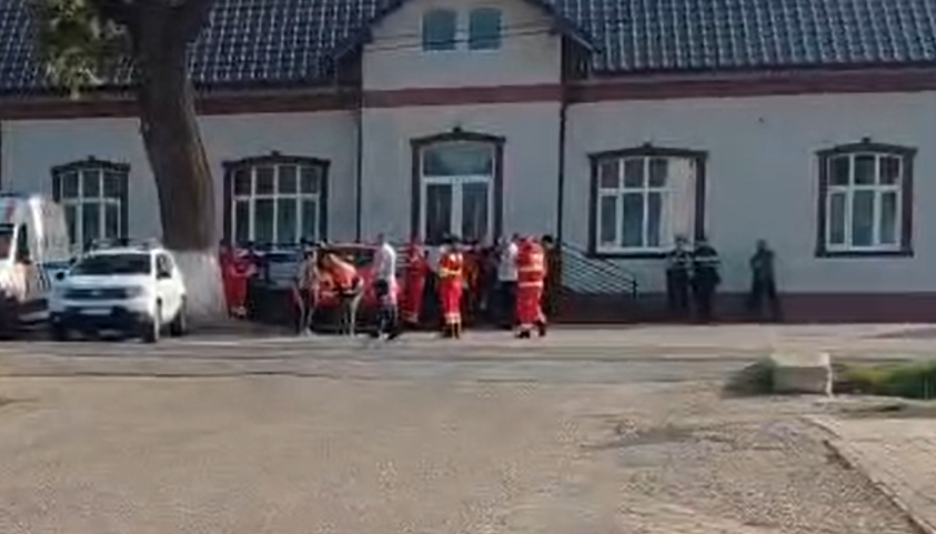 VIDEO: Plan Roșu de Intervenție activat în județul Bacău. Zeci de copii, evaluați după o posibilă toxiinfecție alimentară