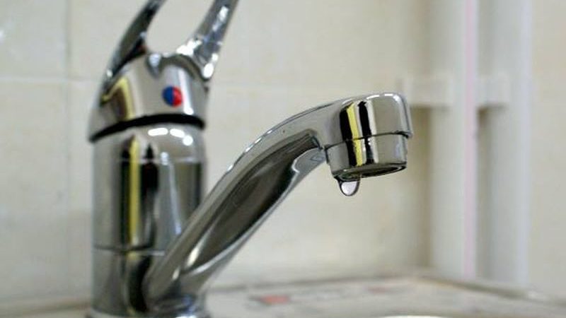 UPDATE: Avarie la conducta magistrală de apă Valea Uzului. Furnizarea apei potabile este asigurată până la ora 09:00.