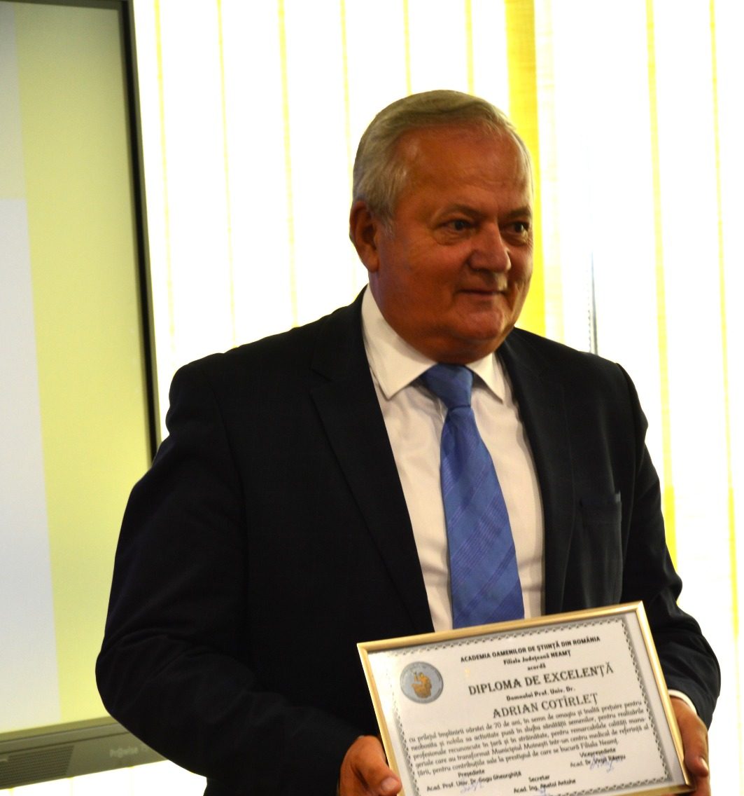 Prof. univ. Adrian Cotîrleț, a reprezentat experiența chirurgicală a Spitalului Municipal de Urgență Moinești la Conferința Academică a Oamenilor de Știință