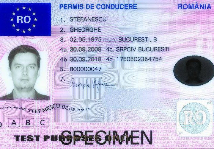 Permisul auto se scumpește de astăzi. Șoferii îl vor putea avea și pe telefon. Noile tarife