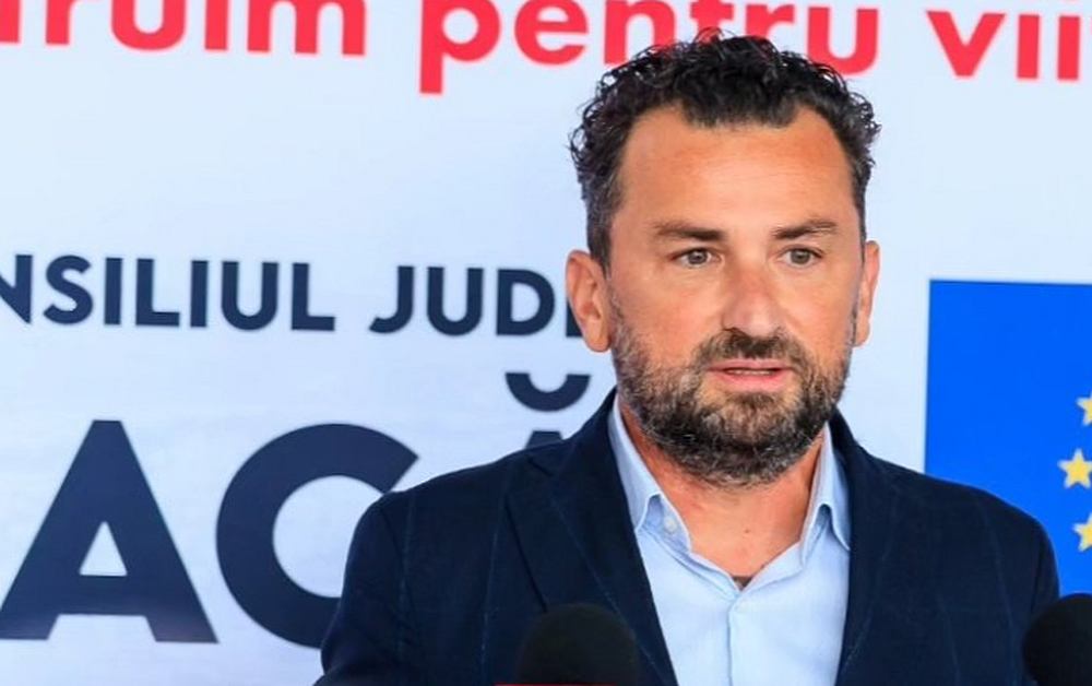 CNAS i-a respins cererea lui Adrian Popa de a păstra postul de șef al CAS Bacău până la finalul mandatului de deputat. Deputatul ia în calcul instanța