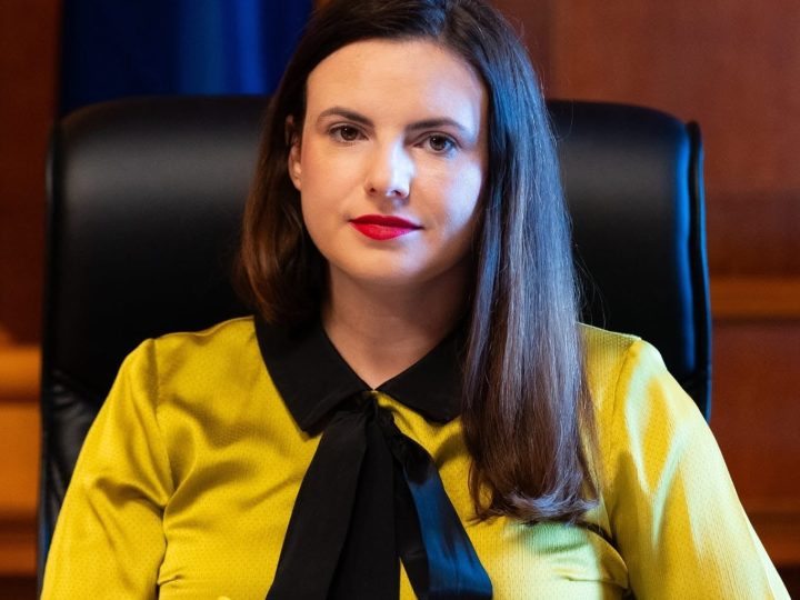 Scandalul Dan Puric continuă la Bacău. AUR îl invită la o conferință după anularea evenimentului de la Colegiul „Alecsandri