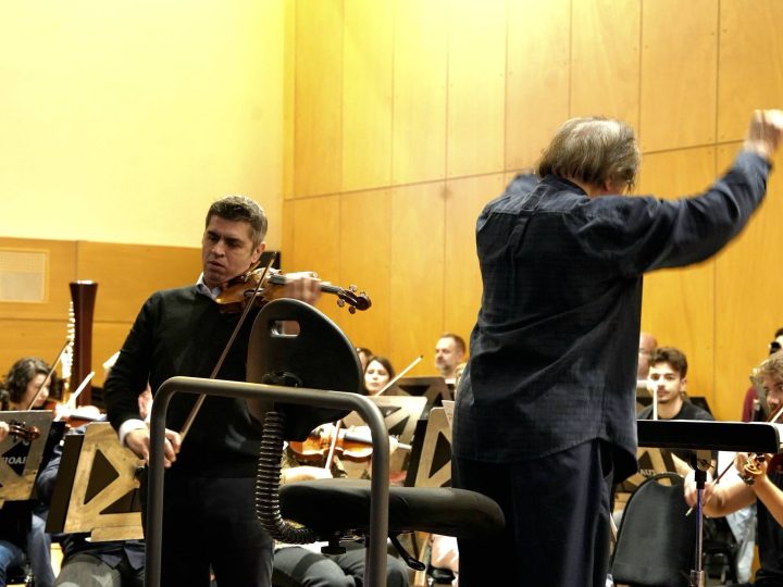 Astăzi, primul acord dintr-o stagiune aniversară: Filarmonica „Mihail Jora” împlinește 70 de ani