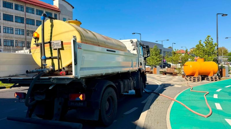 Primăria începe instalarea de cuburi de apă menajeră în tot orașul