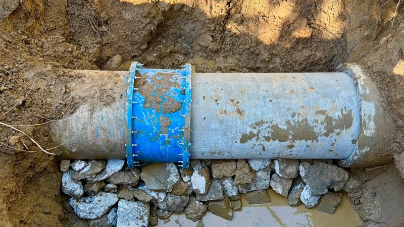 Casă peste conductă, avarie în curte: cazul care ridică întrebări la Mărgineni