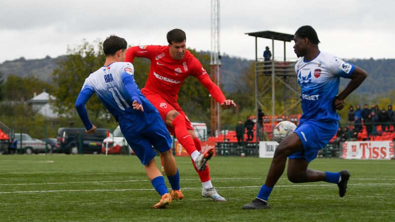 FC Bacău a făcut spectacol în primele 18 minute! Victorie cu 3-0 în fața Gloriei Bistrița și urcare în clasament