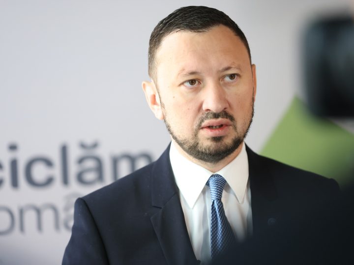 Mircea Fechet, chinuit de opțiunea președinte C.J. sau primar Bacău, rafale în serie către PSD și Viziteu