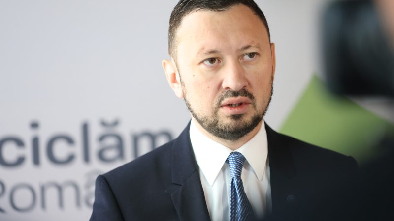 Mircea Fechet, chinuit de opțiunea președinte C.J. sau primar Bacău, rafale în serie către PSD și Viziteu