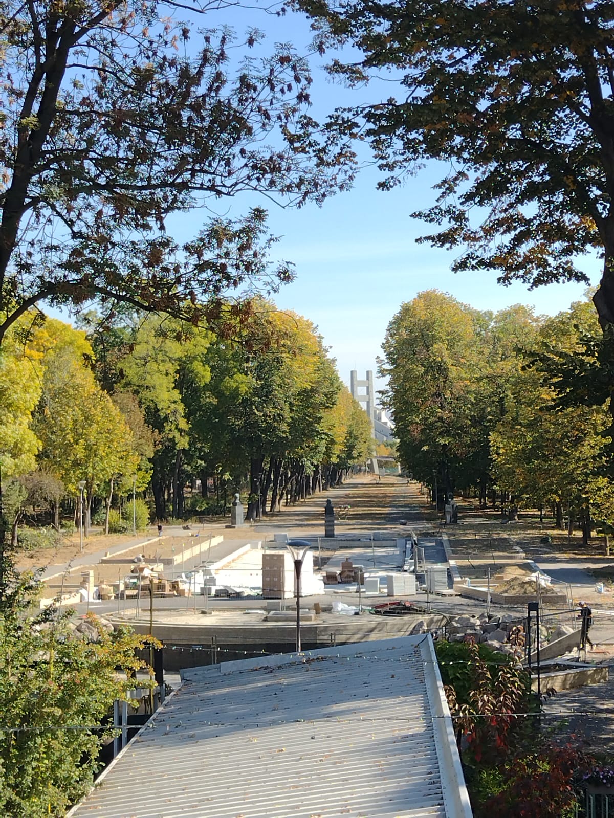 FOTO: Parcul Cancicov, între culorile toamnei și lucrările de reabilitare