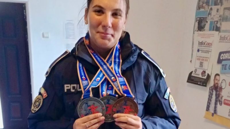 O tânără polițistă din Bacău, de trei ori pe podiumul Campionatului Mondial de Karate! La 20 de ani, a obținut și centura neagră, 1 Dan